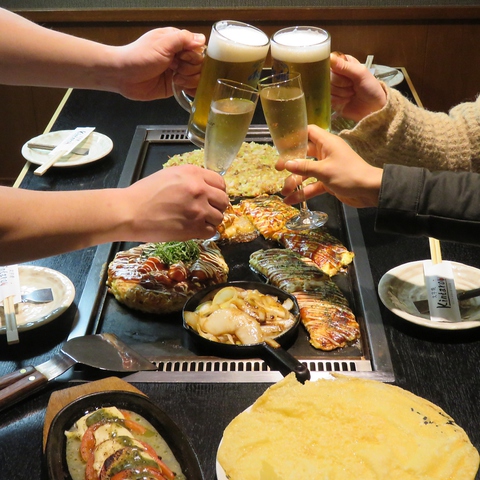 鉄板を囲んで乾杯